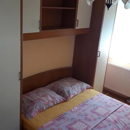In 30352 Ловран